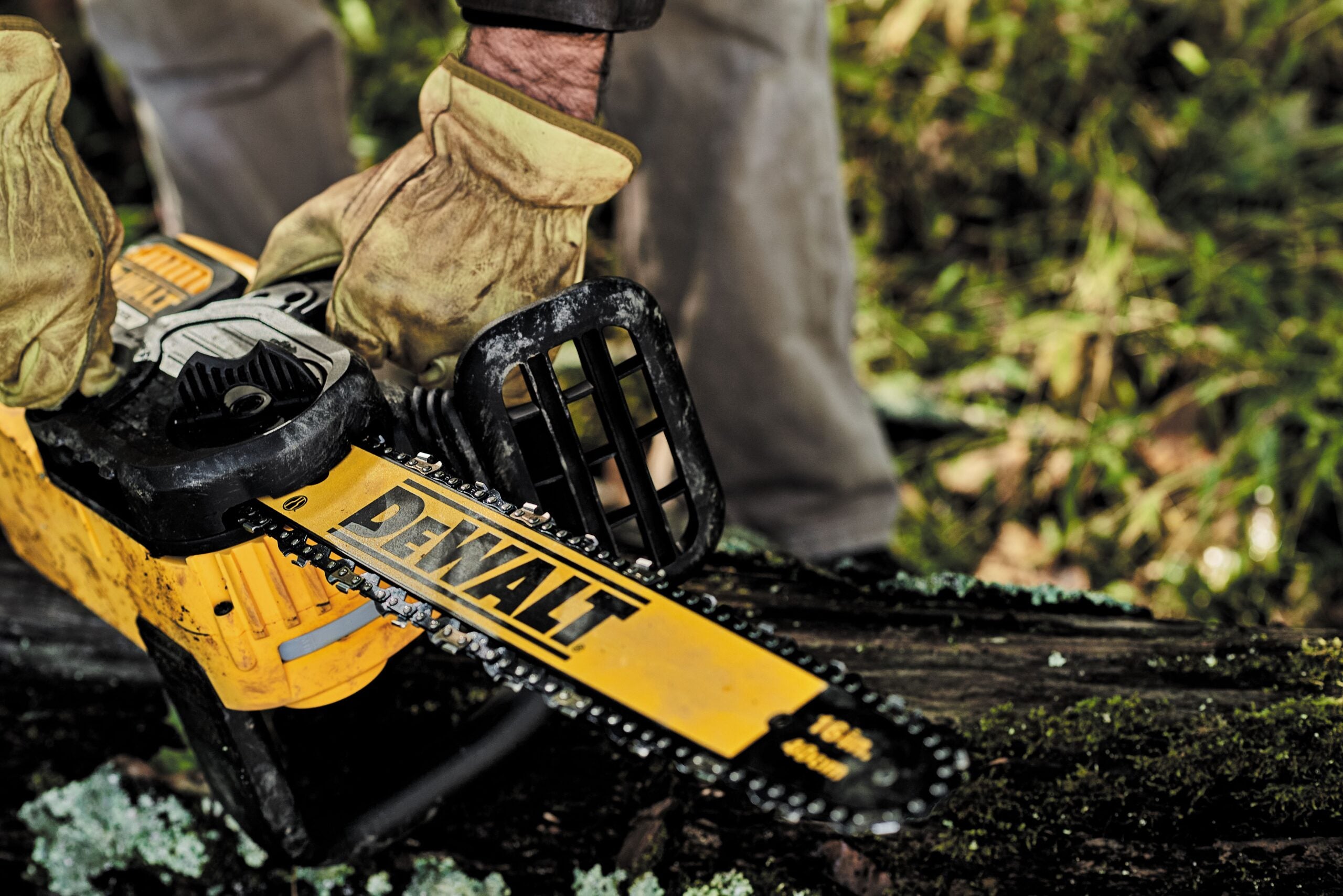 DEWALT DCCS670X1 FLEXVOLT 60V MAX Brushless Chainsaw Kit