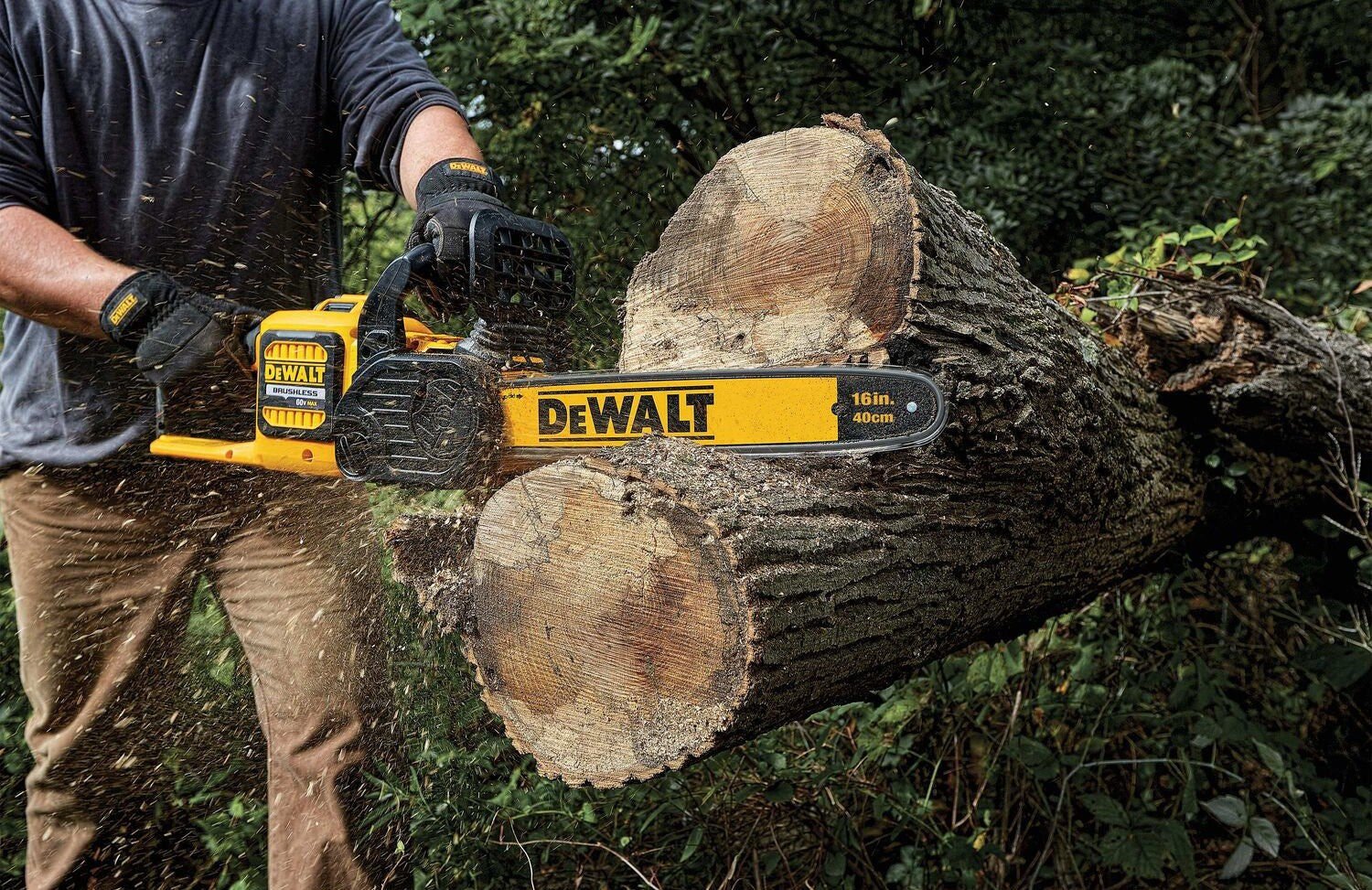 DEWALT DCCS670X1 FLEXVOLT 60V MAX Brushless Chainsaw Kit