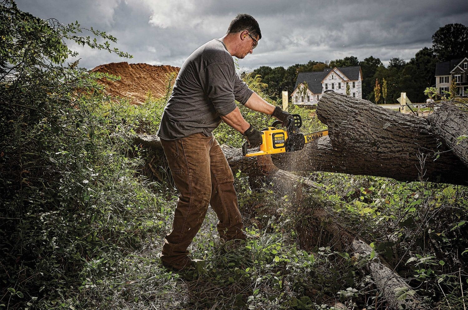 Dewalt electric chainsaw discount 60v